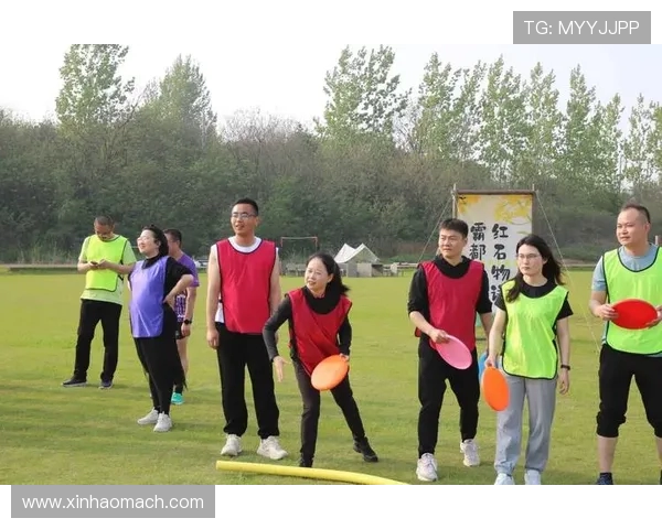 南京飞盘队在极限运动嘉年华中的精彩表现与力量展现分析